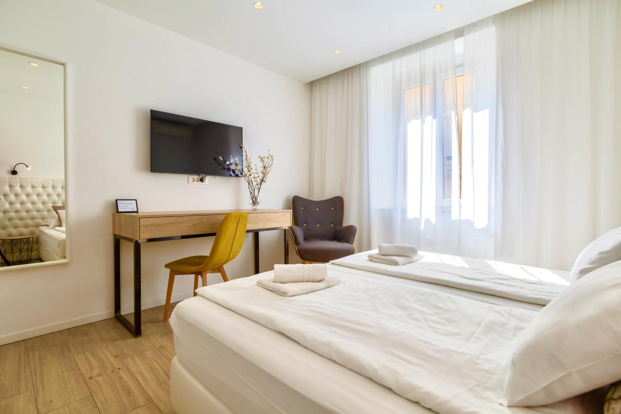 Apartments & Rooms Graso Split Exterior photo