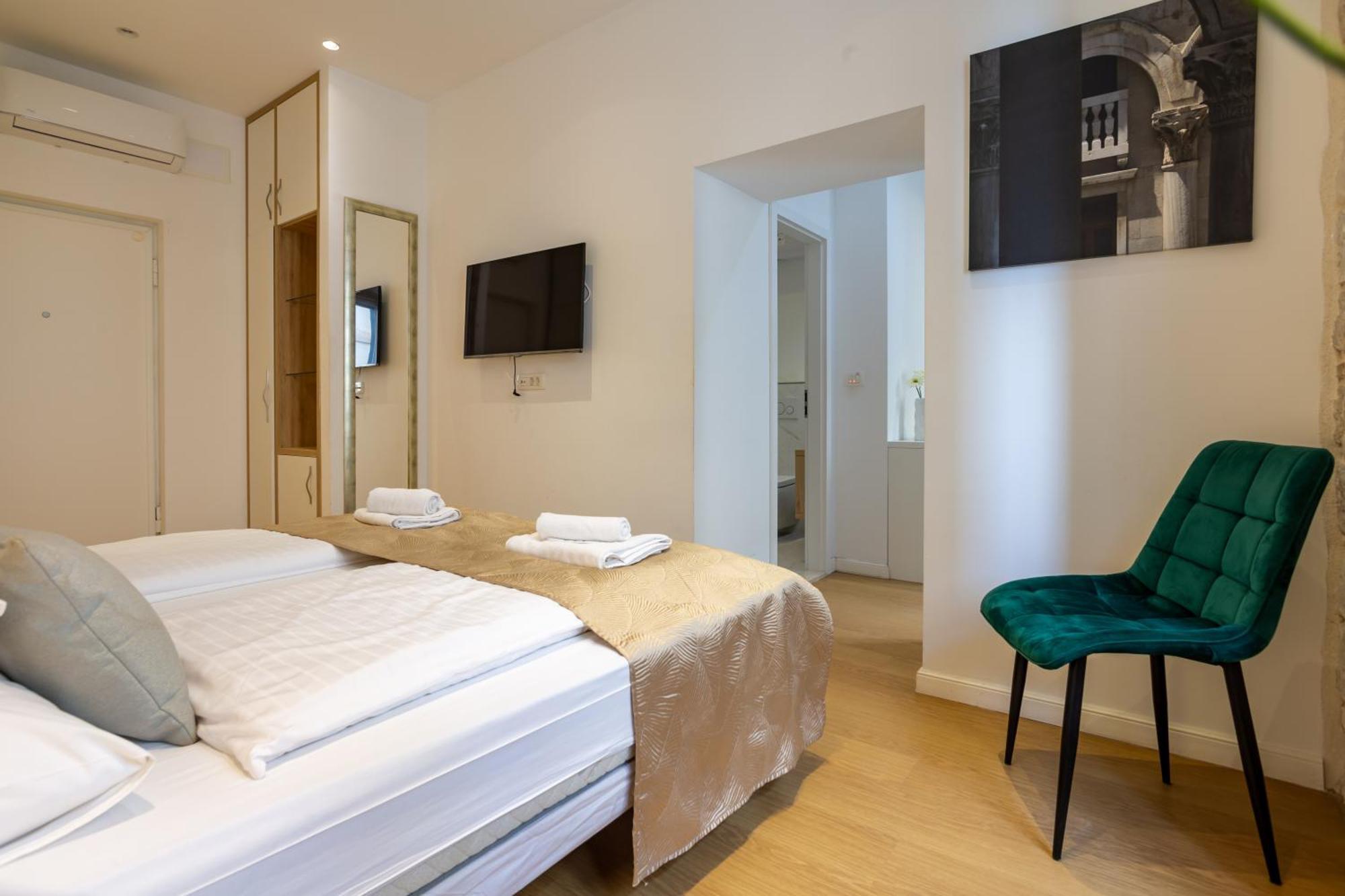 Apartments & Rooms Graso Split Room photo